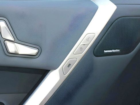 New 2026 BMW iX xDrive60 w/ Premium Package image 23