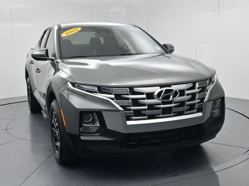 Used 2022 Hyundai Santa Cruz SEL FWD image 2