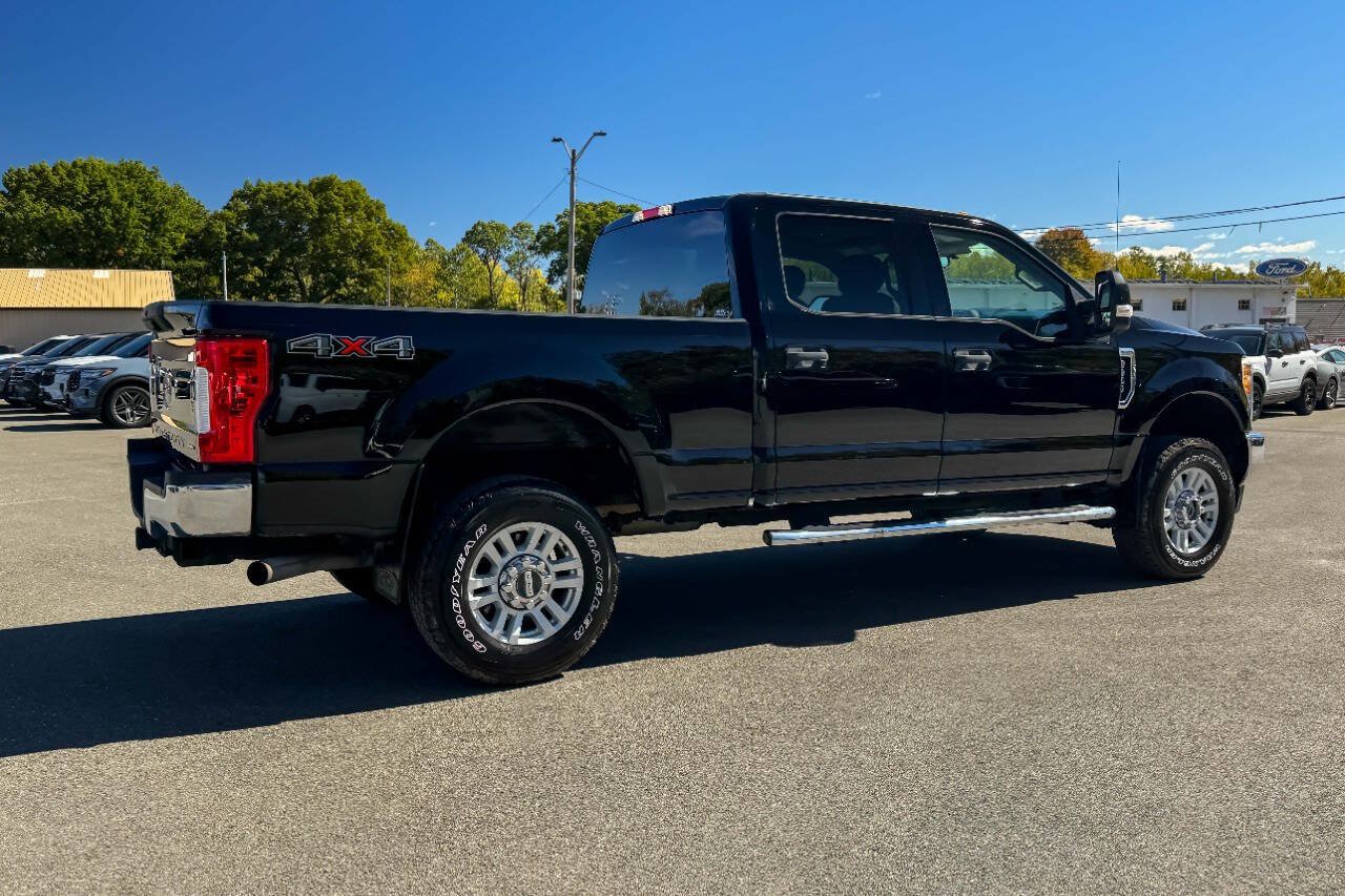 Used 2017 Ford F350 XLT AWD/4WD image 3