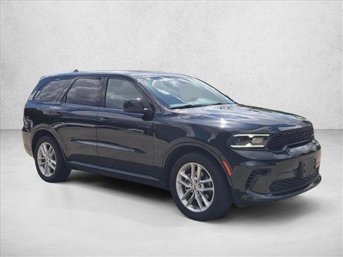 Used 2023 Dodge Durango GT image 3