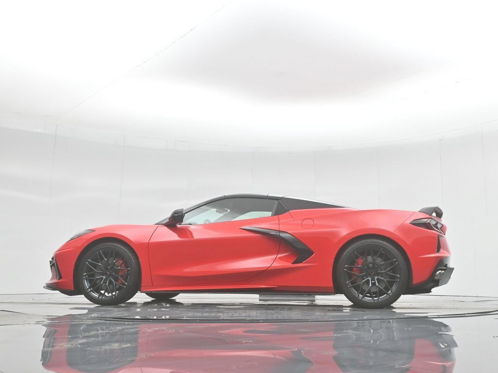 Used 2021 Chevrolet Corvette Stingray Premium Conv w/ Z51 Performance Package RWD image 55