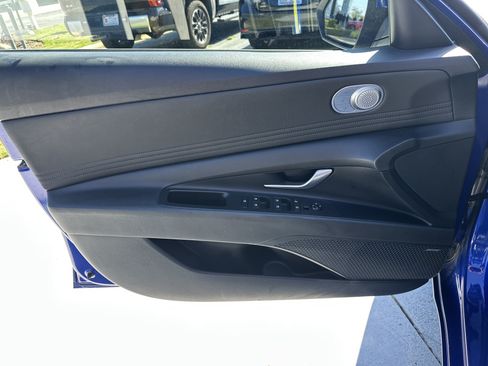 Used 2023 Hyundai Elantra Limited w/ Cargo Package FWD image 14