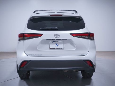 Used 2022 Toyota Highlander XLE image 5