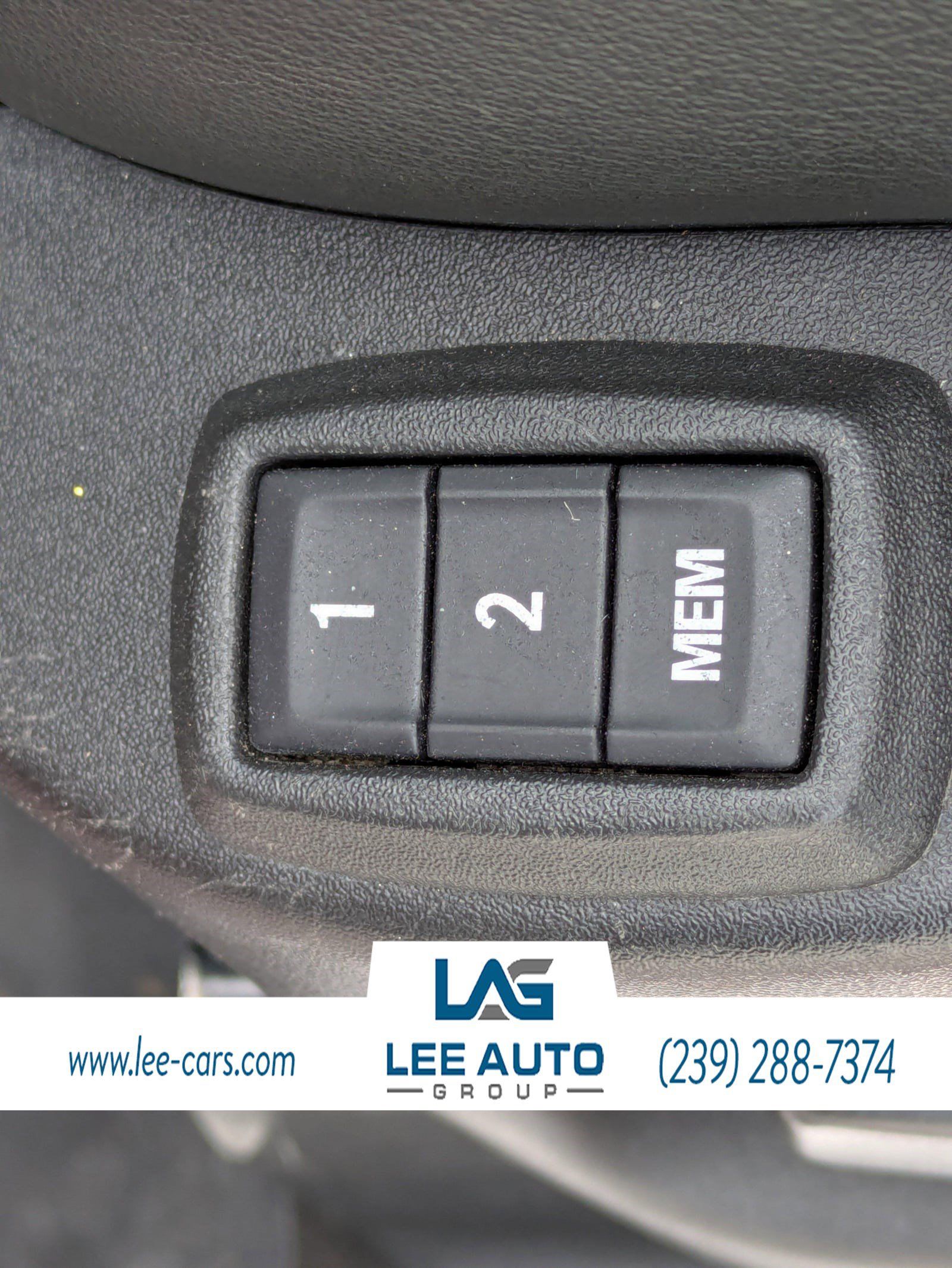 Used 2016 Cadillac SRX Luxury w/ Driver Awareness Package FWD image 18