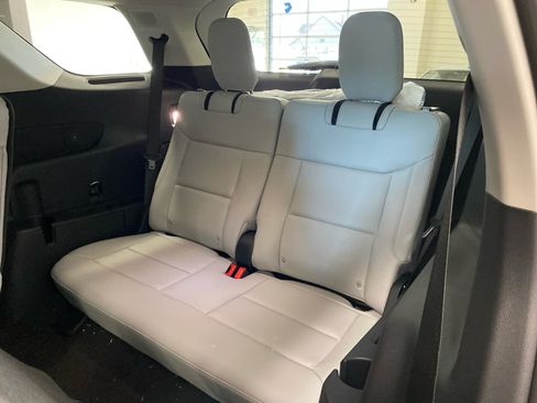 New 2026 Ford Explorer Platinum w/ LUX Leather Package AWD/4WD image 11