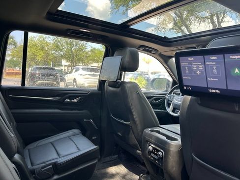 Used 2021 GMC Yukon XL Denali w/ Denali Ultimate Package AWD/4WD image 6