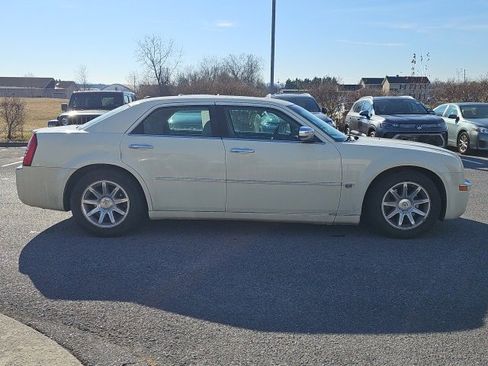 Used 2005 Chrysler 300 C w/ Protection Group II image 6