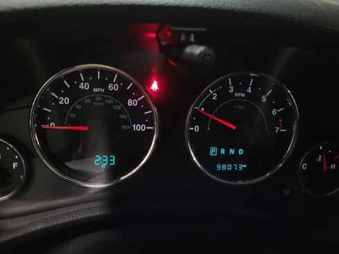 Used 2016 Jeep Wrangler Rubicon w/ Power Convenience Group image 23