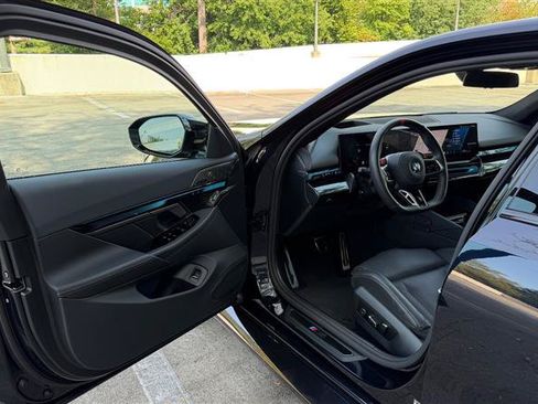 Used 2026 BMW M5 w/ Executive Package AWD/4WD image 29