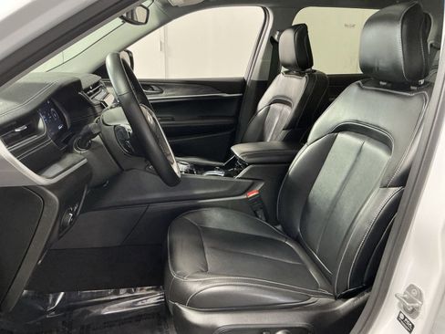 Used 2021 Jeep Grand Cherokee L Limited image 21