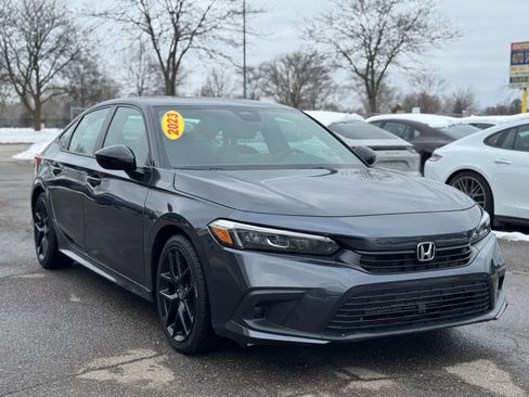 Used 2023 Honda Civic Sport image 3