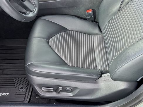 Certified 2022 Toyota Camry SE FWD image 15