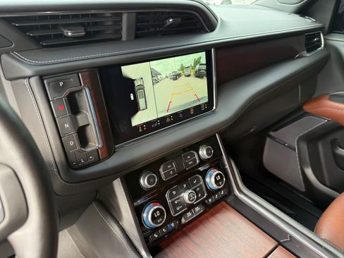 Used 2023 GMC Yukon XL Denali Ultimate AWD/4WD image 18