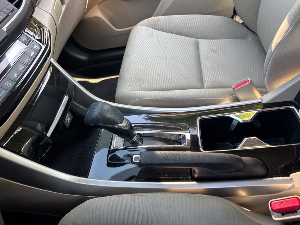 Used 2016 Honda Accord LX image 33