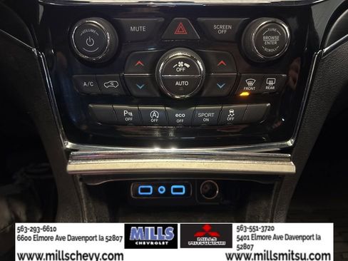 Used 2019 Jeep Grand Cherokee Limited image 22