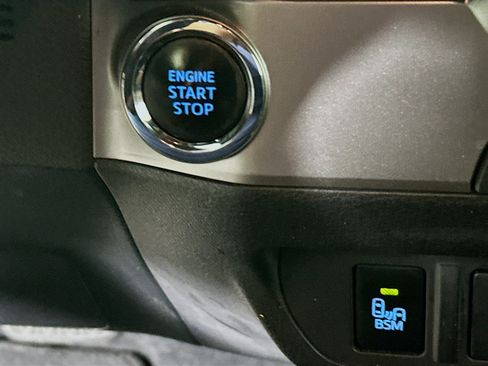 Used 2019 Toyota Tacoma Limited RWD image 20
