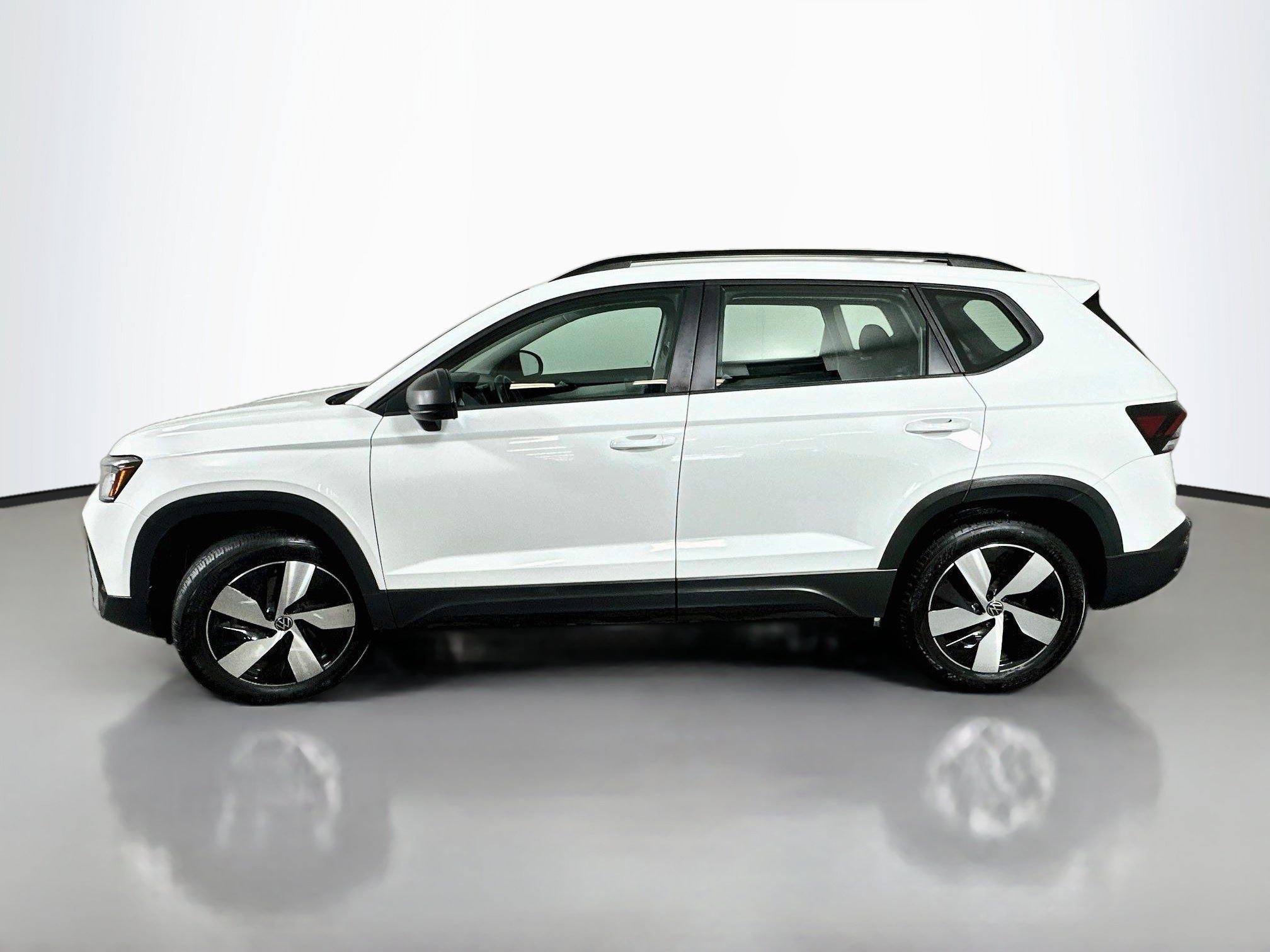 Used 2025 Volkswagen Taos S AWD/4WD image 4