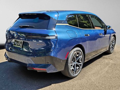 Used 2024 BMW iX xDrive50 w/ Premium Package AWD/4WD image 3