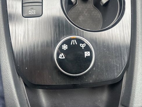 Used 2022 Nissan Rogue S image 19