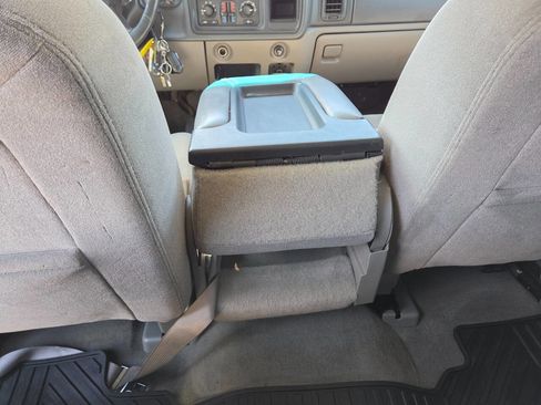 Used 2005 Chevrolet Avalanche Z71 w/ Preferred Equipment Group AWD/4WD image 25