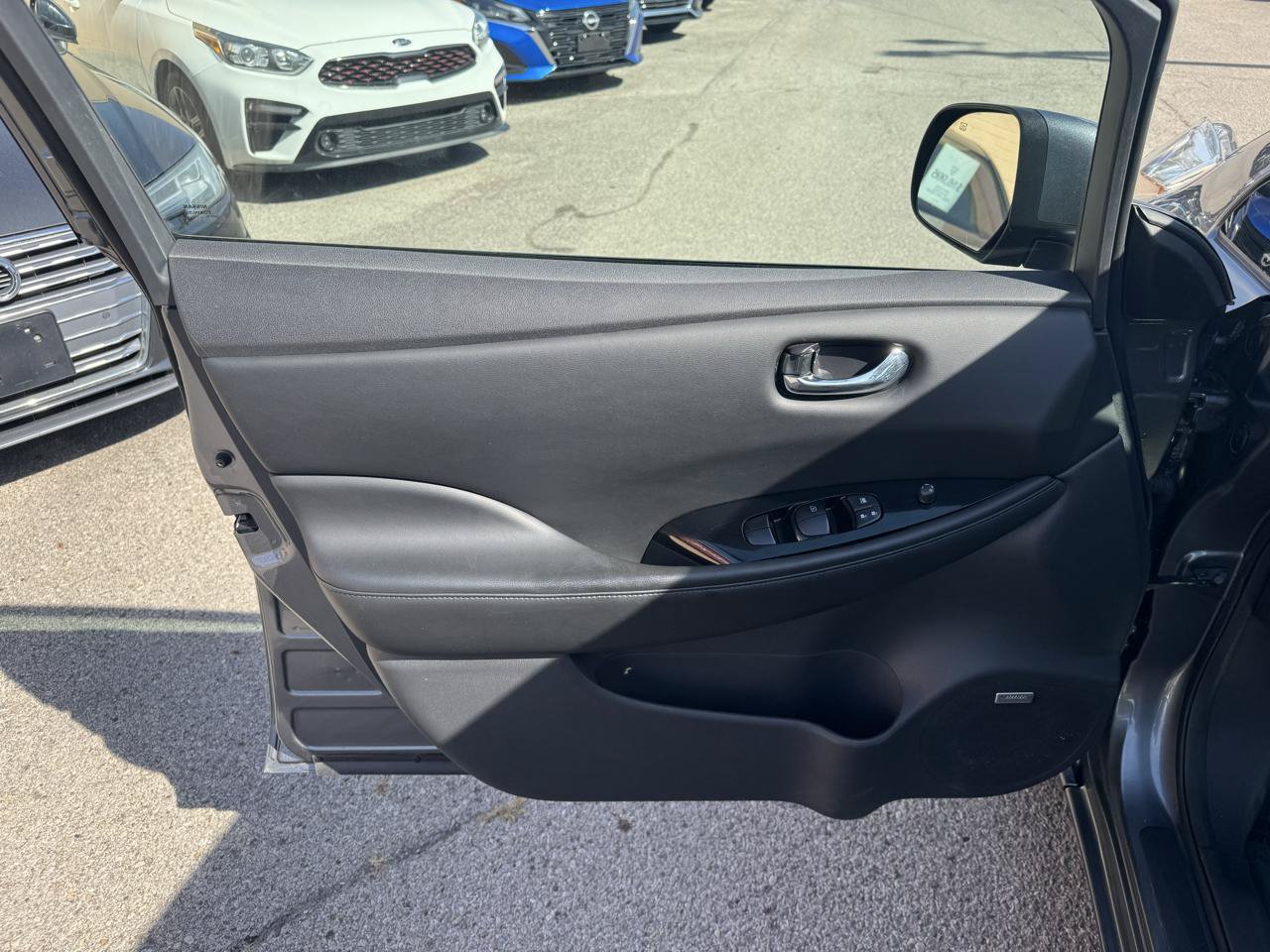 Used 2016 Nissan Leaf SL w/ Premium Package FWD image 11
