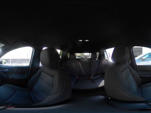 Used 2025 Chevrolet Equinox LT image 42