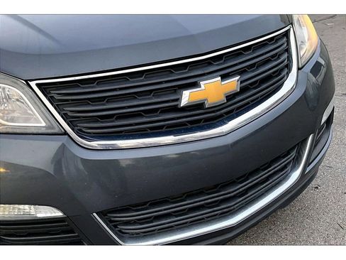 Used 2013 Chevrolet Traverse LS image 32