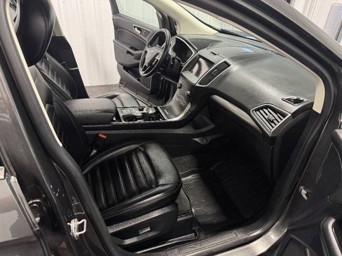 Used 2019 Ford Edge SEL w/ Equipment Group 201A AWD/4WD image 19