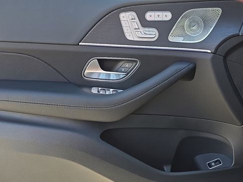 New 2026 Mercedes-Benz GLS 450 4MATIC image 12