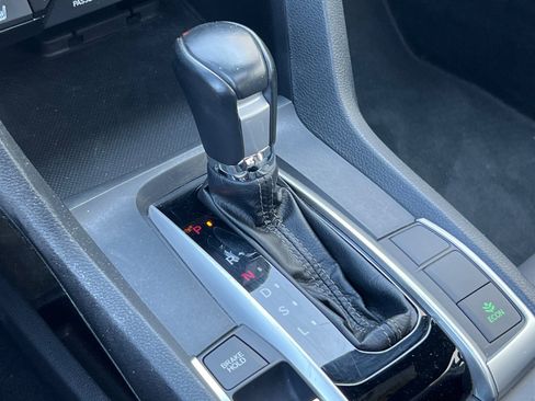 Used 2018 Honda Civic Touring image 20