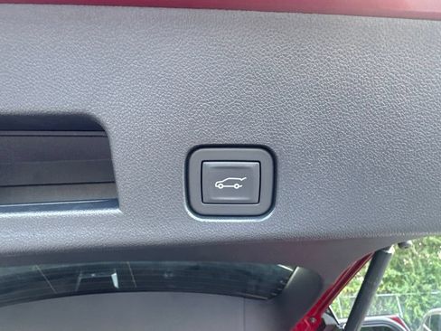 Used 2025 GMC Acadia Denali w/ Super Cruise Package FWD image 22