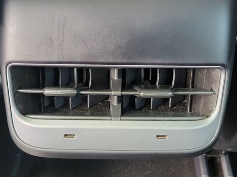 Used 2023 Tesla Model 3 Standard Range image 13