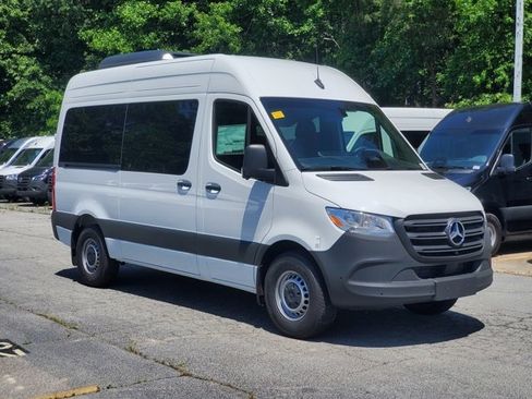 Used 2025 Mercedes-Benz Sprinter 2500 image 3