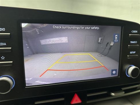 Used 2023 Hyundai Elantra SEL image 23