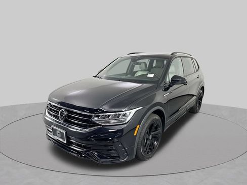 Used 2024 Volkswagen Tiguan SE R-Line AWD/4WD image 24