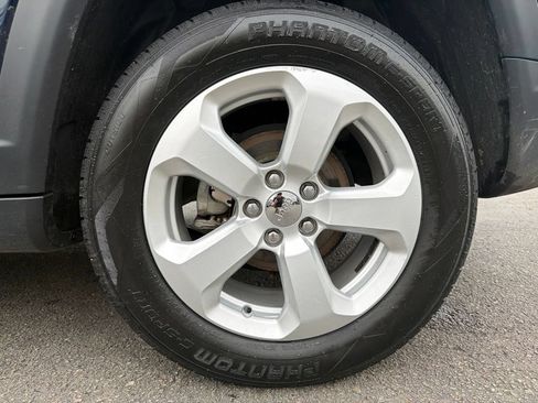 Used 2019 Jeep Compass Latitude w/ Cold Weather Group FWD image 20