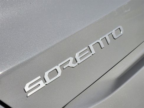 New 2026 Kia Sorento S image 8