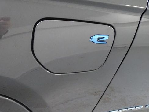 Certified 2023 Jeep Grand Cherokee Overland w/ Advanced Protech Group III AWD/4WD image 27