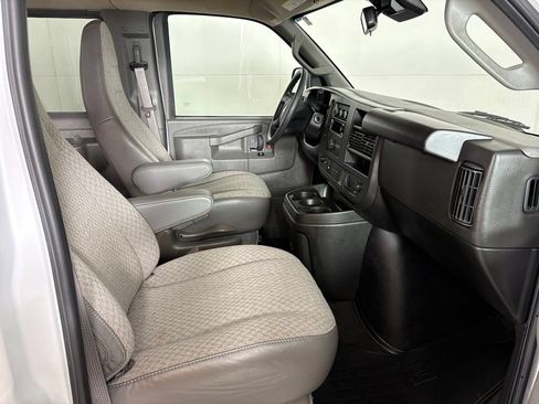 Used 2024 Chevrolet Express 3500 LT w/ LT Preferred Equipment Group RWD image 21