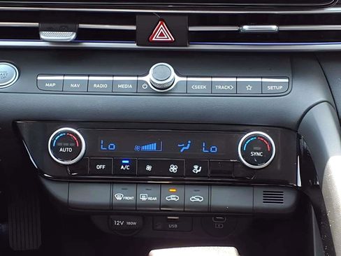 Certified 2024 Hyundai Elantra Blue image 14