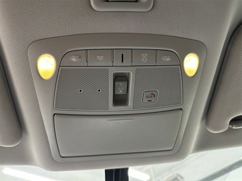 Used 2020 Nissan Pathfinder Platinum image 36