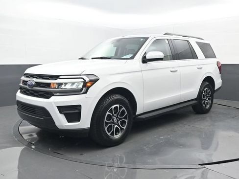 Used 2024 Ford Expedition XLT RWD image 24