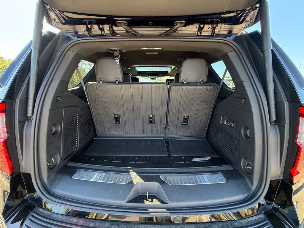 Used 2025 GMC Yukon AT4 Ultimate w/ LPO, Floor Liner Package AWD/4WD image 22