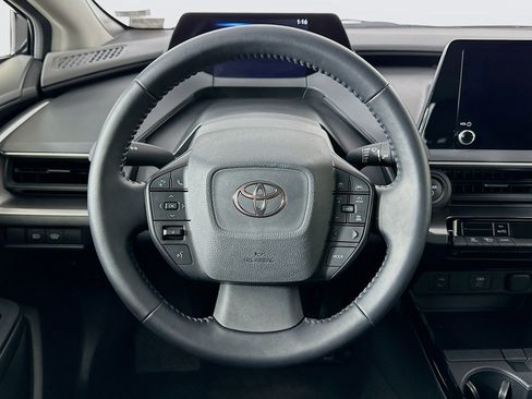 Used 2025 Toyota Prius LE image 18