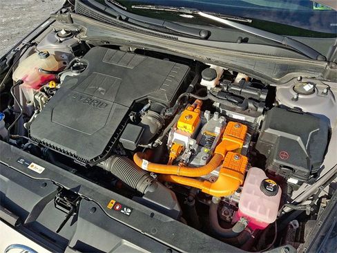 Used 2022 Hyundai Elantra Limited w/ Cargo Package image 28