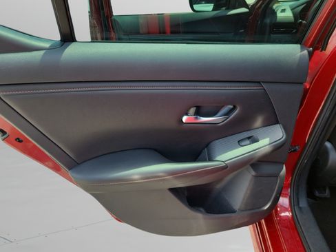 Used 2021 Nissan Sentra SR FWD image 13