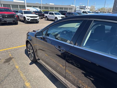 Used 2020 Ford Fusion SE image 12