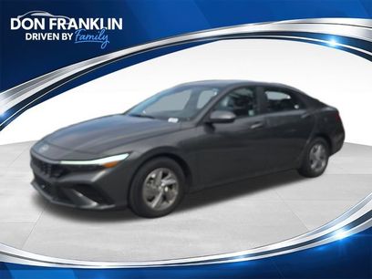 Used 2025 Hyundai Elantra SE