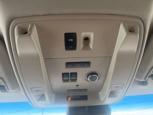 Used 2015 Chevrolet Suburban LT AWD/4WD image 21