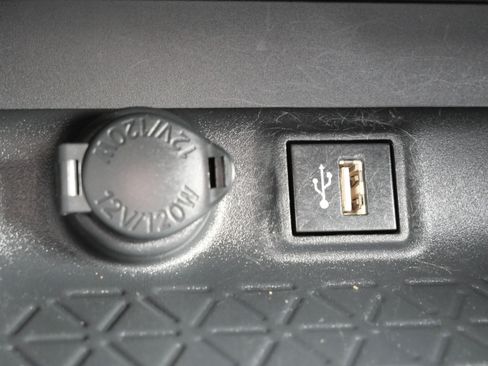 Used 2023 Toyota RAV4 LE image 28